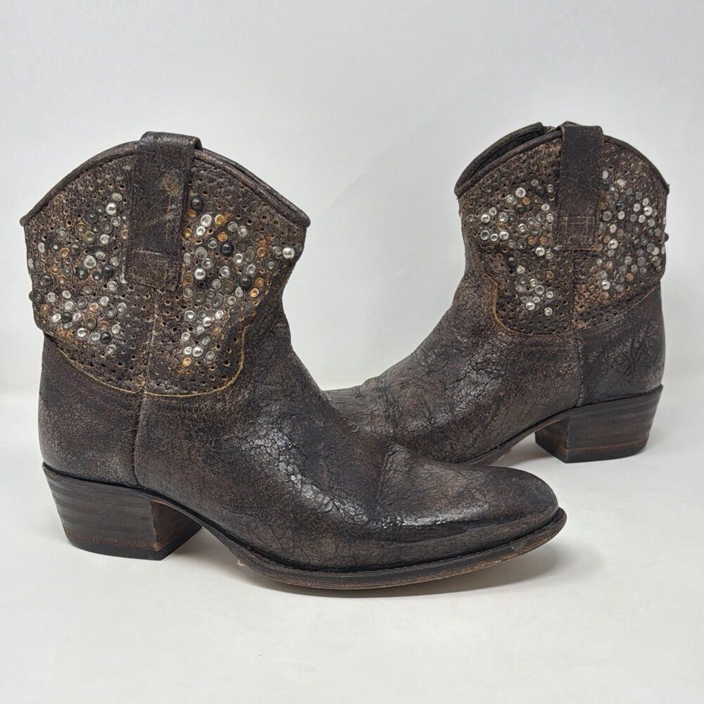 Frye Studded Distressed Leather Ankle Booties Brown Zip Goodyear Welt Women’s 6